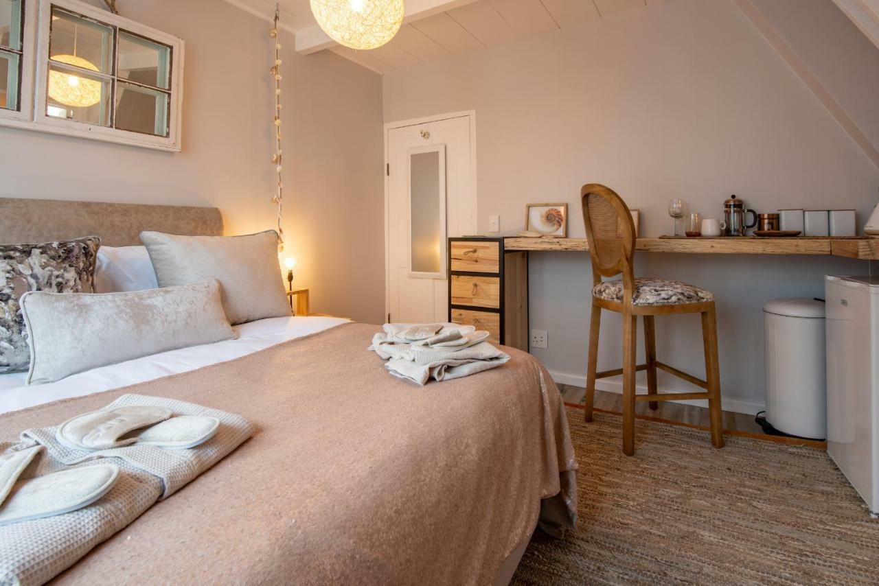 Salt Boutique Guesthouse By Curiocity (Adults Only) Bloubergstrand Exterior photo